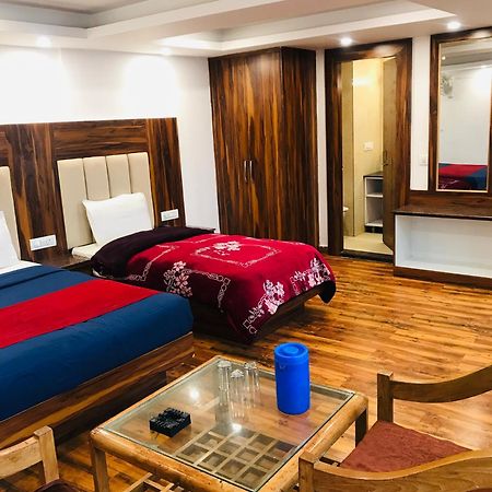 Castle View Hotel Мусори Екстериор снимка