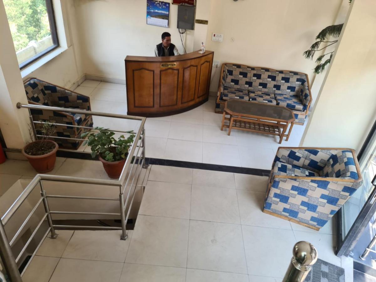 Castle View Hotel Мусори Екстериор снимка