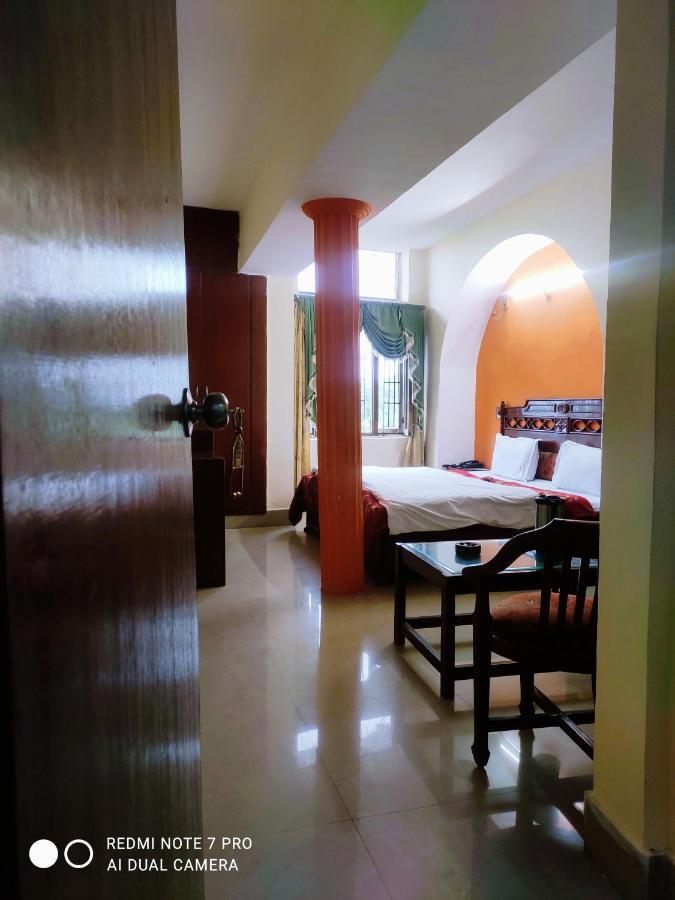 Castle View Hotel Мусори Екстериор снимка