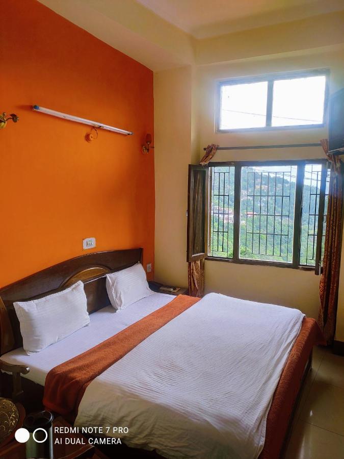 Castle View Hotel Мусори Екстериор снимка