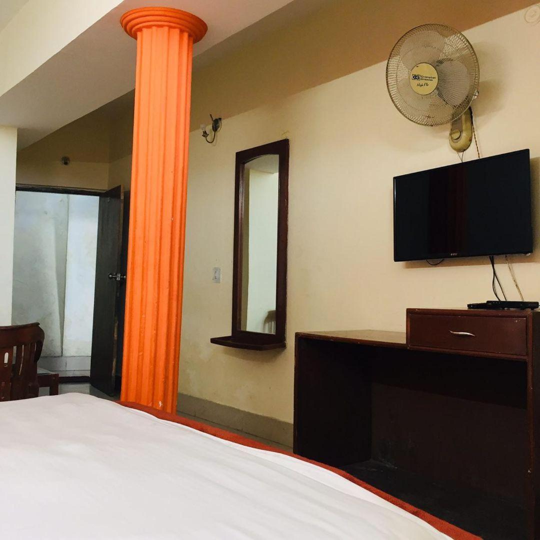 Castle View Hotel Мусори Екстериор снимка