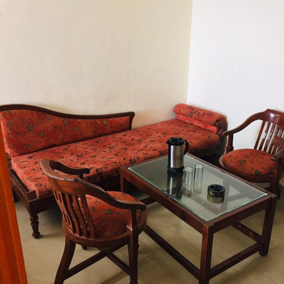 Castle View Hotel Мусори Екстериор снимка
